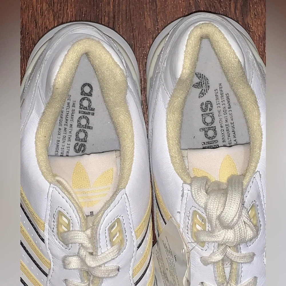 adidas 🟡brand new